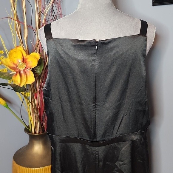 Tahari Tilda Satin Sheath Dress Sleeveless Black Size 18 NWT - Picture 10 of 16